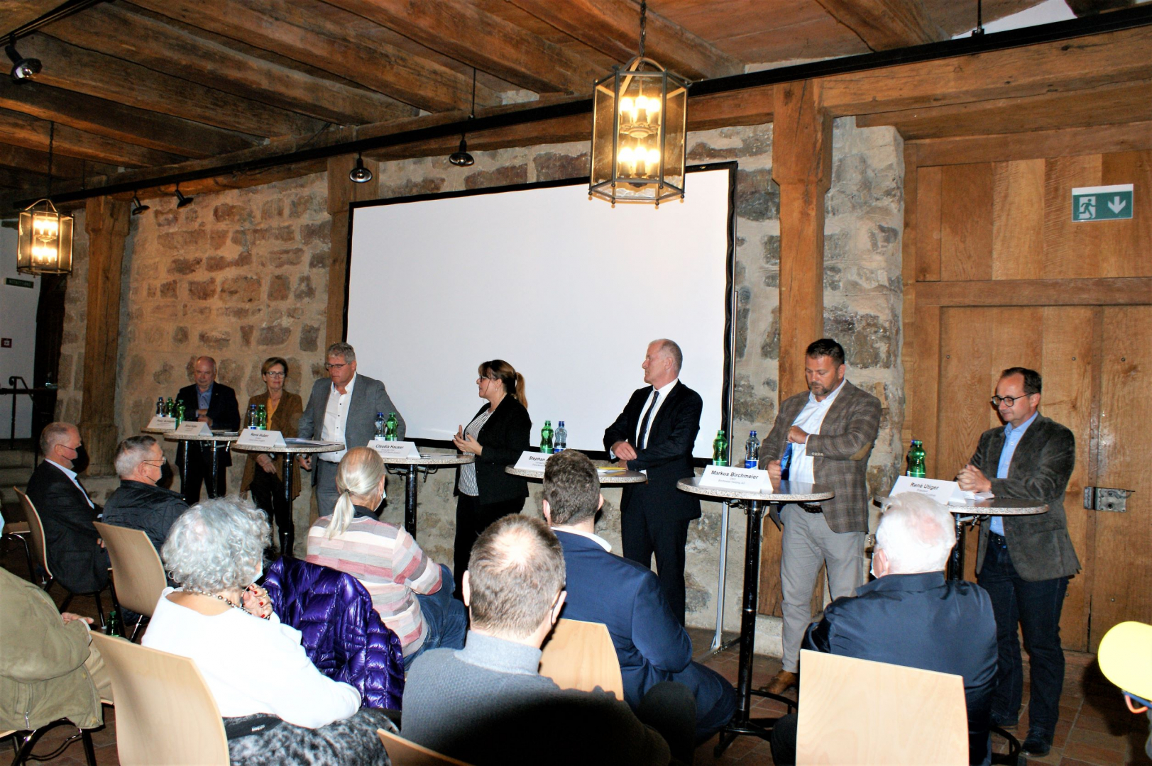 Podiumsdiskussion im Schloss Klingnau zur Lage der Wirtschaft im Zurzibiet